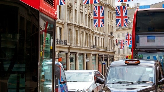 超富裕層への増税包囲網が始まった――欧州・日本で進む課税強化と「逃げ場」を探す資産の行方【国際税務の専門家が解説】