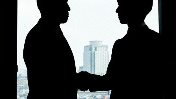【中小M&A】会社を売るか、事業を売るか――M&A成功の分かれ道【公認会計士が解説】