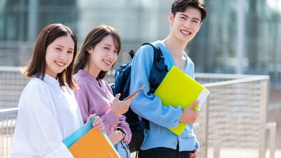 あなたの名前が未来をつくる―「冠奨学金」という新しい社会的ステータス。後世に名が残る社会貢献で、支援したい若者の人生に想いを刻む