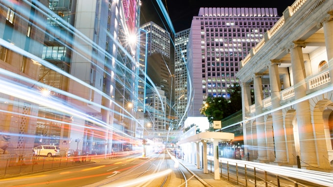 破格の年俸3200万円の「天才少年」がわずか15カ月で開発…中国IT大手が“リスク覚悟”で市場に投入する「永遠の未完成車」の正体