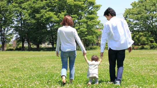 日本人と結婚している外国人を雇用する場合の注意点