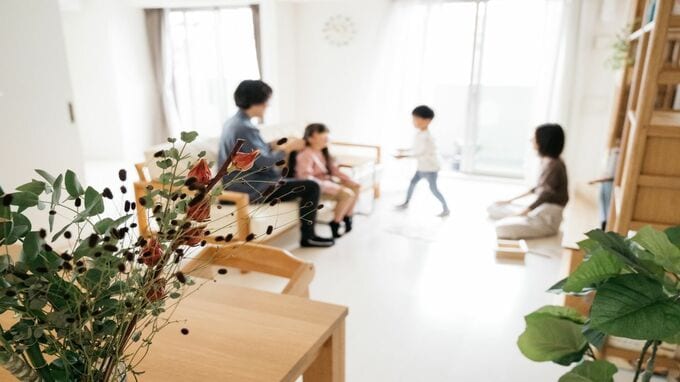 わが子の問題行動に悩む家庭…家の「間取り」に共通していた“ある特徴”【一級建築士が解説】