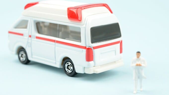 1回の出動で4万5,000円…現場逼迫で「救急車有料化」は？