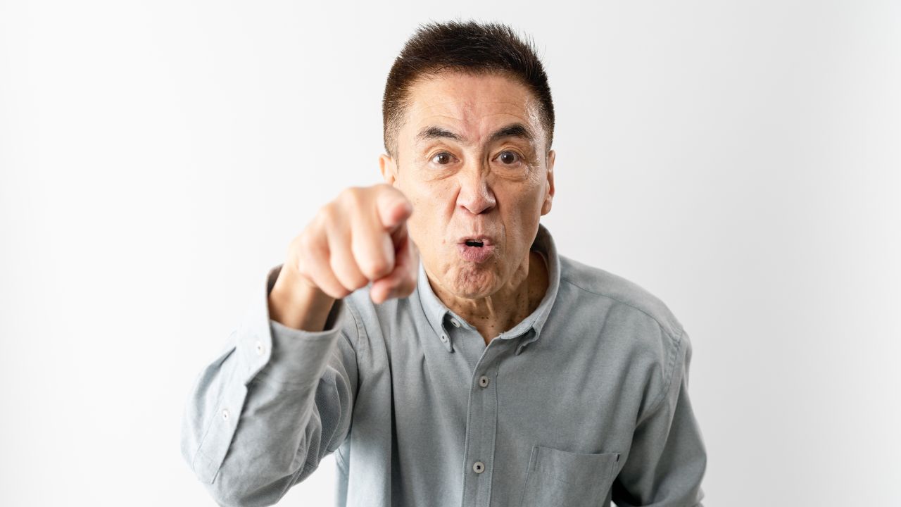 「この家から出ていけ！」〈年金月17万円〉75歳父、激怒。事業失敗で実家に身を寄せた47歳息子に「絶縁」を言い渡したワケ