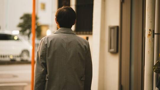 独身・55歳男性「貯蓄100万円しかない」…将来の年金額「月15万円」の焦燥【FPが解説】