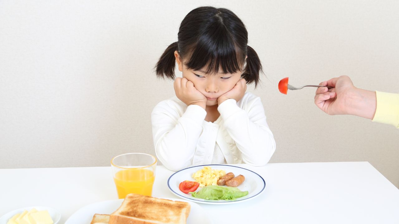 ナスが苦手な子どもが食べられるように！「子どもの偏食」原因と年齢ごとの対策ポイント【偏食アドバイザーが解説】