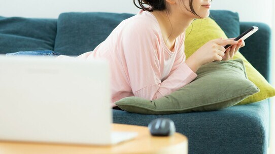 在宅勤務中にサボっている社員を発見!解雇することは可能か【弁護士が解説】