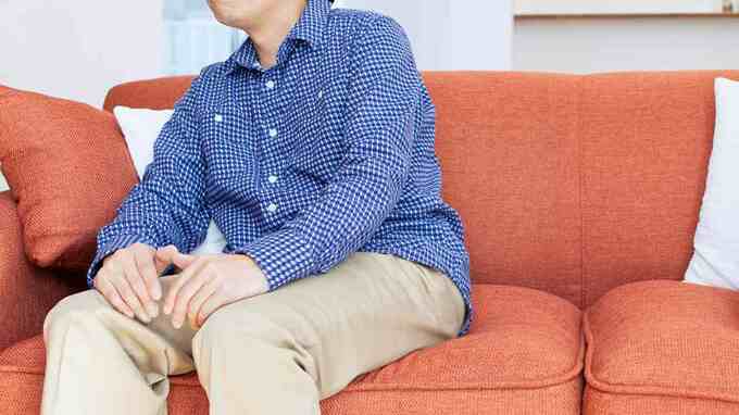 47歳男性「何を話しかけても、妻は返事をしてくれない…」帰宅後はスマホ、家事は「言ってくれればやる」――妻が会話を諦めた理由