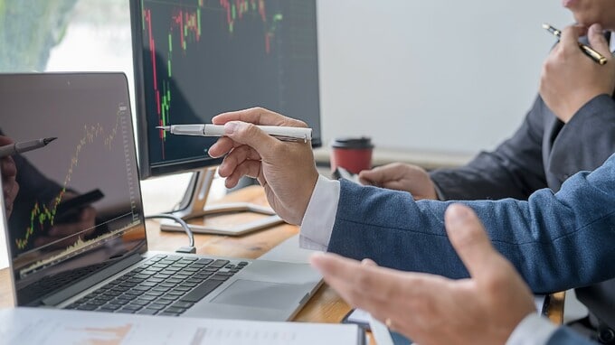 【みんなが信じれば現実に】まさかの「金融緩和で株価上昇」を実現させた黒田日銀総裁