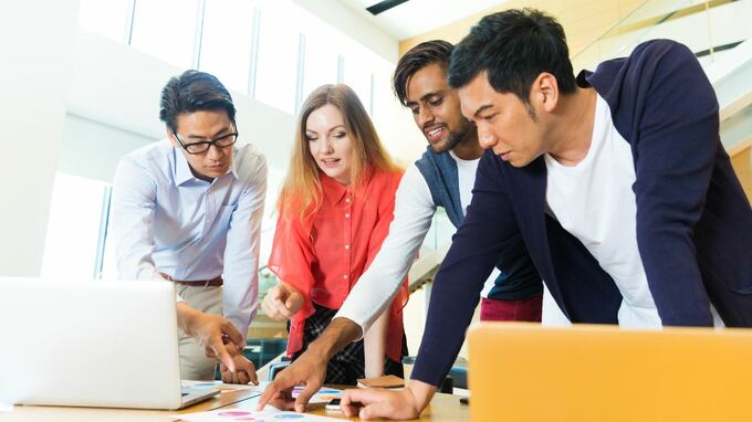 「日本人職員のレベルは低い」…あらゆるエリート職に「インド人・中国人」が増えているワケ