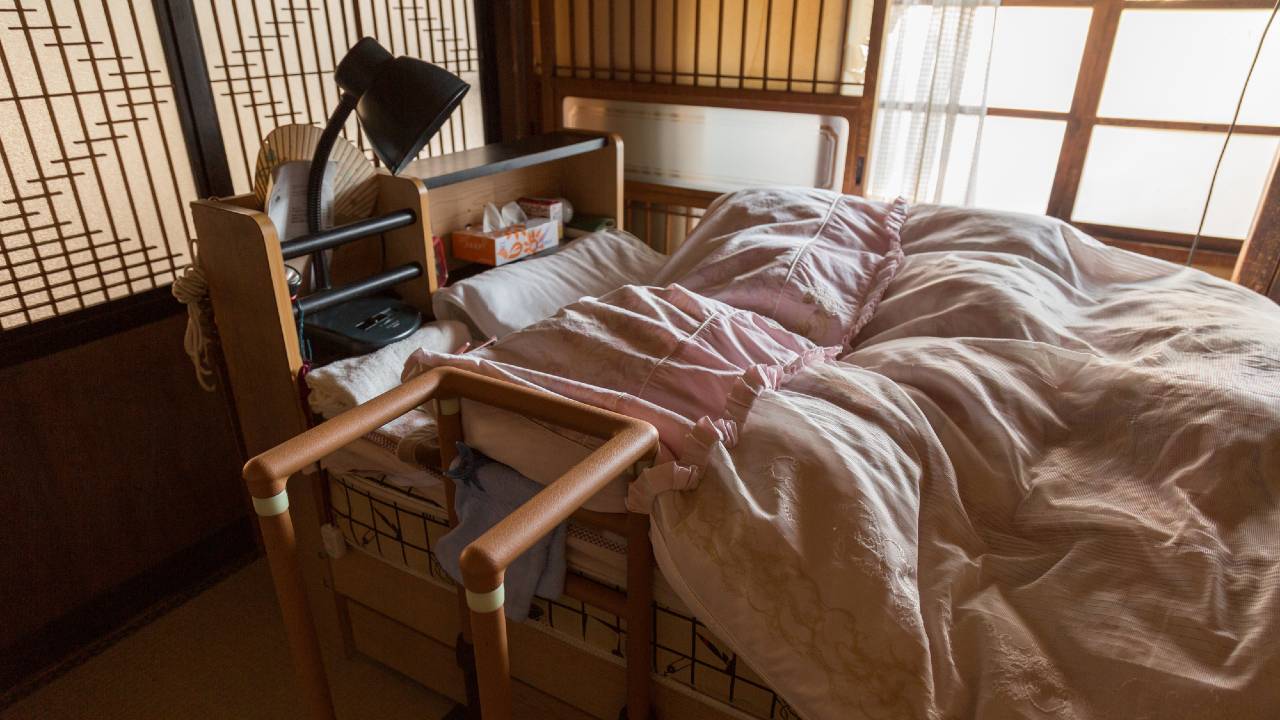 手取り16万円…就職氷河期世代・非正規団塊ジュニアに迫る「親の介護」という大問題
