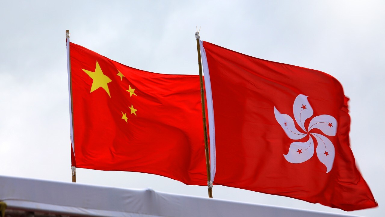 北京・上海など中国コロナ政策に抗議デモ。政治的な不透明感が強まり、香港市場は続落
