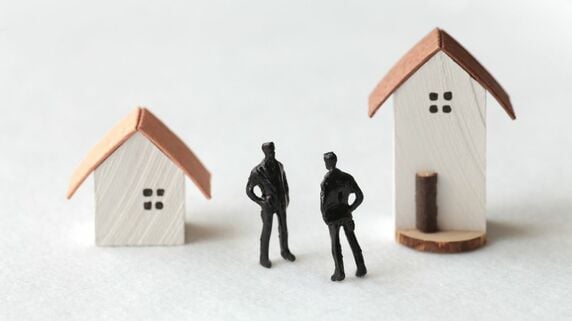 共有名義の不動産を売却するには？売却方法やよくあるトラブルを解説