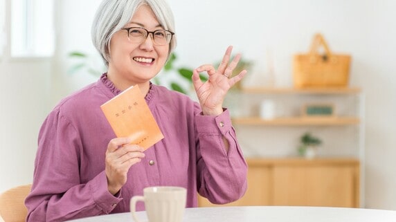 60歳専業主婦が〈年収150万円〉でパートを始めると損？保険料を支払っても「8年で元がとれる」という意外な事実【FPが「年金を増やす方法」を解説】