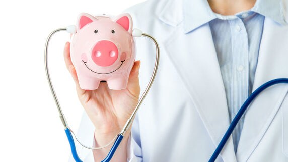医師でも大変!「子を医学部へ進学させる費用」を捻出するには?