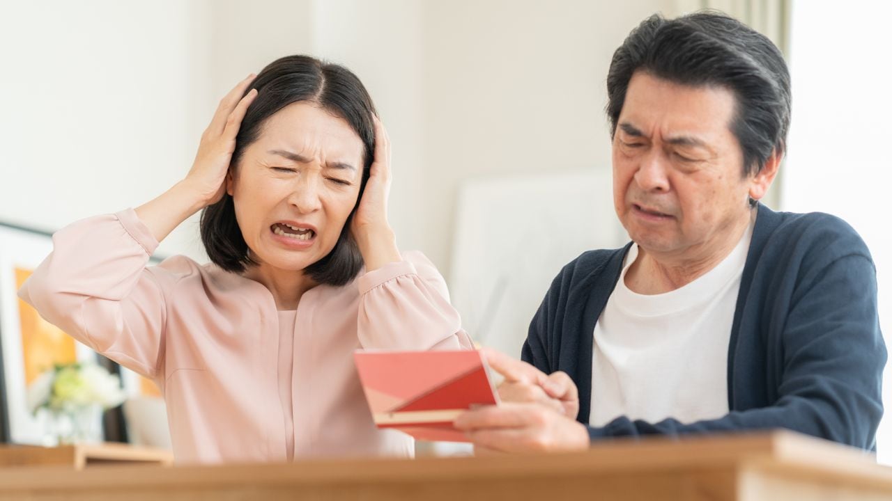 年金月18万円だったが…「貯金するより繰り下げたほうが得」と決断した69歳夫の誤算。65歳妻が受け取った「一通の通知書」をみて愕然としたワケ