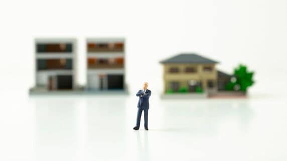 高齢入居者が転倒→ケガ…オーナーに責任はある？バリアフリー義務と法的リスク【弁護士の解説】