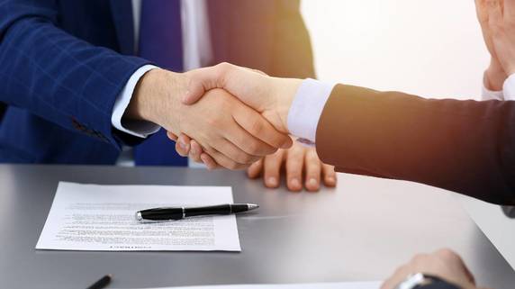 銀行、新型コロナ不況の「胸算用」…中小企業支援で得をする?