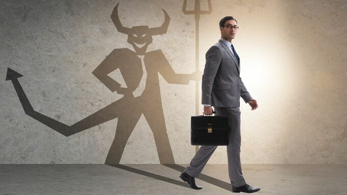 「あいつら、ほんと使えないんですよ」選考中の本音トークでうっかりバレる“パワハラ体質”…転職で失敗しないために自ら行うべき「ダークサイドチェック」【エグゼクティブ転職のプロが解説】