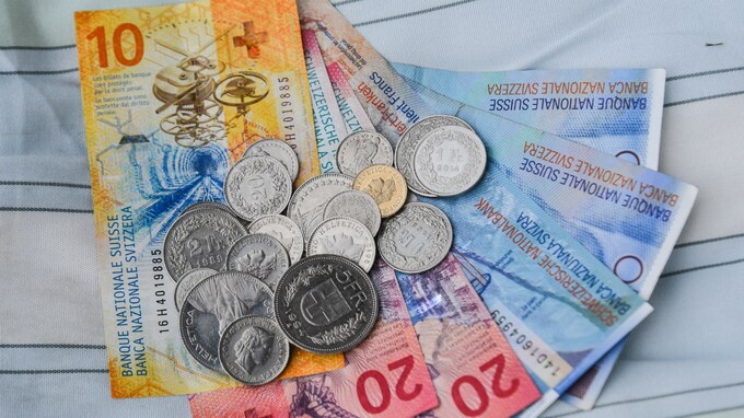 スイス中銀のマイナス金利政策、副作用の軽減目指すが課題も