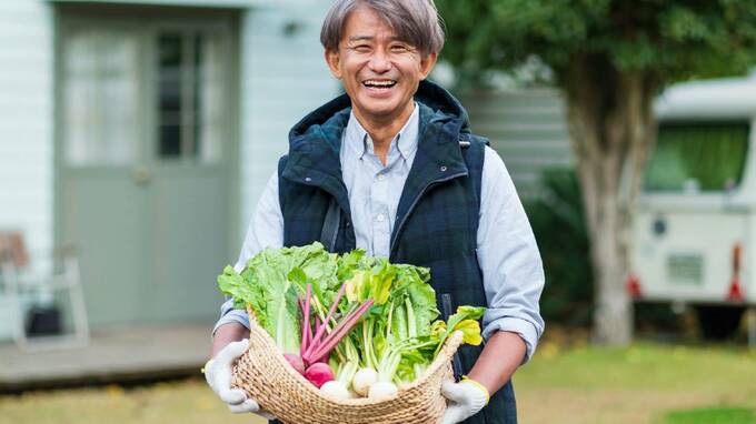 犬を飼って、ニワトリを飼って、畑を耕して♪…リタイア後「郷里へのUターン」を計画していた元部長、専業主婦妻から放たれた一言に絶句