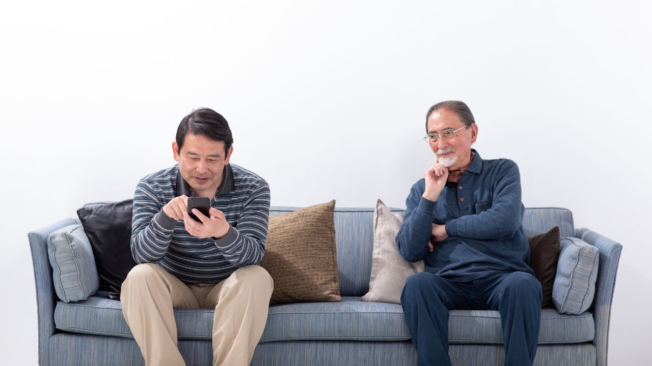 「親の金を当てにして生きています」〈年金月18万円〉82歳父と同居する52歳次男、「働くだけ無駄」と切り捨てたワケ