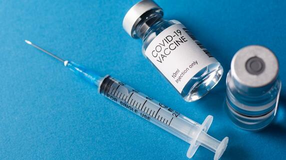 【新型コロナワクチン】医療従事者への4回目接種、その効果は？イスラエルからの報告（医師が解説）