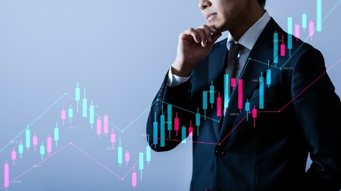 「“世界的金融危機”で高騰傾向」金（ゴールド）への投資が依然人気の理由と＜分散投資＞としてのポテンシャル【プロ投資家が解説】