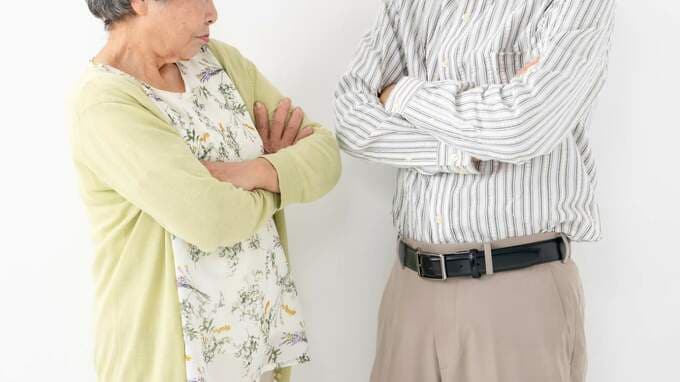 「これ以上は一緒に暮らせない…」〈年金月13万円〉74歳妻、半世紀連れ添った79歳夫と距離を置いた理由