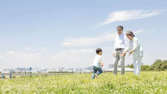 〈老後資産1.2億円〉節約家を装う70歳夫婦。週2の外食も「定食屋」、孫には「学用品だけ」68歳夫婦の“老後戦略”