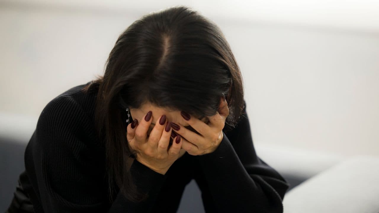 「さわるな、俺の金だ！」〈年金月20万円〉67歳夫の徹底抗戦に、62歳妻、防戦一方。初めてのハローワークで撃沈の現実