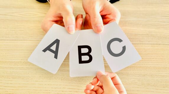 的外れなターゲット選定を防ぐ…「質の高い意思決定」を導く情報収集の3要素とファイブフォース分析