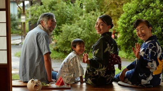 「年金の振込日が待ちきれません」…〈年金月22万円〉73歳夫婦の切実な毎日。「かわいい孫を大歓迎」真夏の6日間の“重すぎる代償”