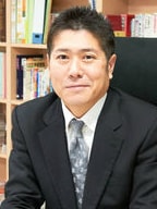 越田 学