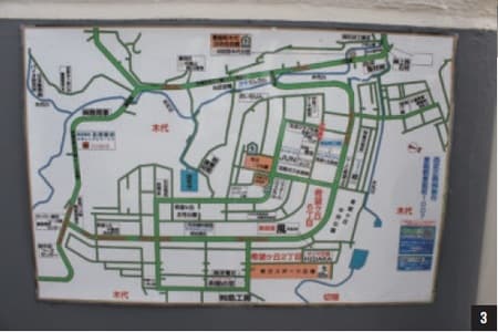 ［1］［2］［3］きれいに整備されているが、人はおらず、店は休業状態で、活気のある感じはしない。