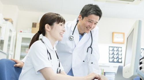 最初の段階から「具体的な数字に落とし込んだ問題点」と「現場の思いやニーズ」の二つをしっかりと把握しておく必要があるという。（※写真はイメージです／PIXTA）