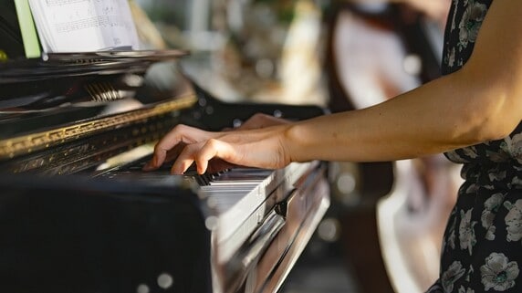 なぜ老舗高級ホテルは「音楽イベント」を20年も続けるのか？ 伝統と革新が生む体験型ビジネスの真意