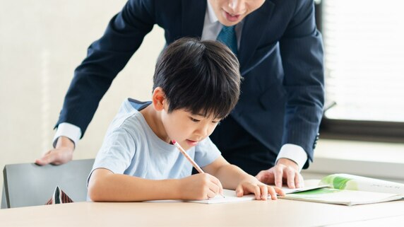 頭のいい子の親は“焦らない”… 「中学受験をするべき？」に対する教育家・小川大介氏の回答