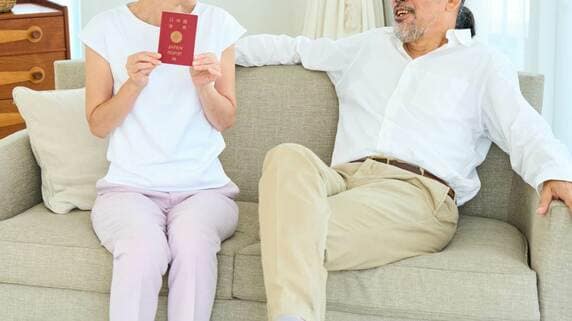 「こんな機会はもうないと思って」貯金2,800万円を〈世界一周クルーズ〉に費やした60代夫婦。帰国後、“予想外の支出”で揺らいだ年金生活