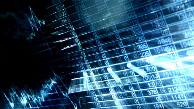 失業率は低下、雇用者数、賃金は緩やかに増加