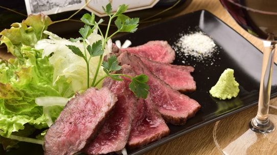 肉バル運営…ライバル2社の明暗を分けた「企業理念」の違い