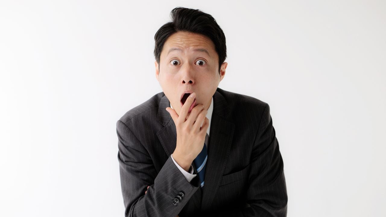 思わず二度見しました。年収1,000万円到達の44歳課長「昇給後の給与明細」に絶望…「月収約13万円増」でも、手取りは「わずか4万円増」の衝撃