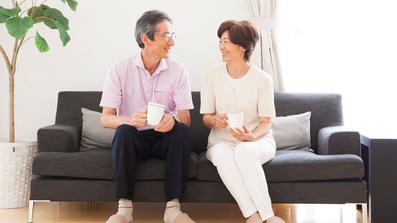 「もう広い家も庭も、必要ないよな」〈年金月30万円〉60代夫婦が「庭付き一戸建て」を捨て「駅前2LDK」に住み替え…1ヵ月後には後悔を口にした理由
