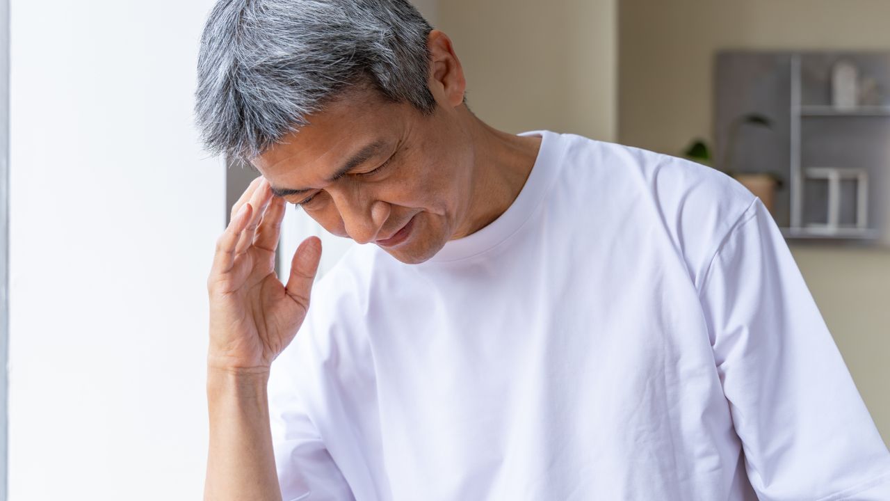 悔やんでます…「年金月17万円」65歳男性、初孫のおねだりに凍り付く。「情けないじぃじでごめん」と懺悔のワケ