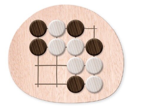 盤から白石をすべて取って全滅させるか、白が一方的に打てない状況にしてください。