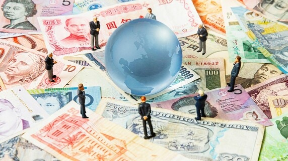 紛争による地政学リスクの異変で「安全な投資先」にも変化…国内外の投資家が〈密かに資金を移動させている国〉とは【特定行政書士が解説】