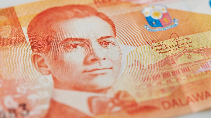 フィリピン中銀、予想外の大幅利下げの背景