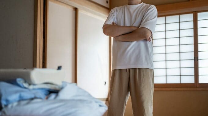 「こんな家じゃなかったのに…」〈年金月16万円・82歳母〉を訪ねた53歳息子、帰省初日に気づいた違和感