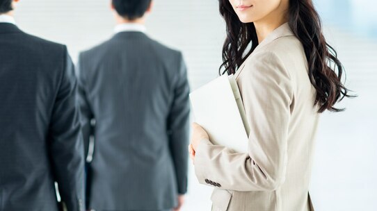 「働かないおじさん問題」の解決策…若手部下が「働かないおじさんの“上司”」を「動かす」方法