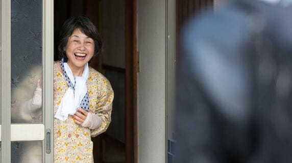 年収600万円・当時50歳おひとり様、年金暮らしの母を頼りに「実家」に戻った結果…定年までの10年で達成した「衝撃の貯蓄額」【FPが解説】